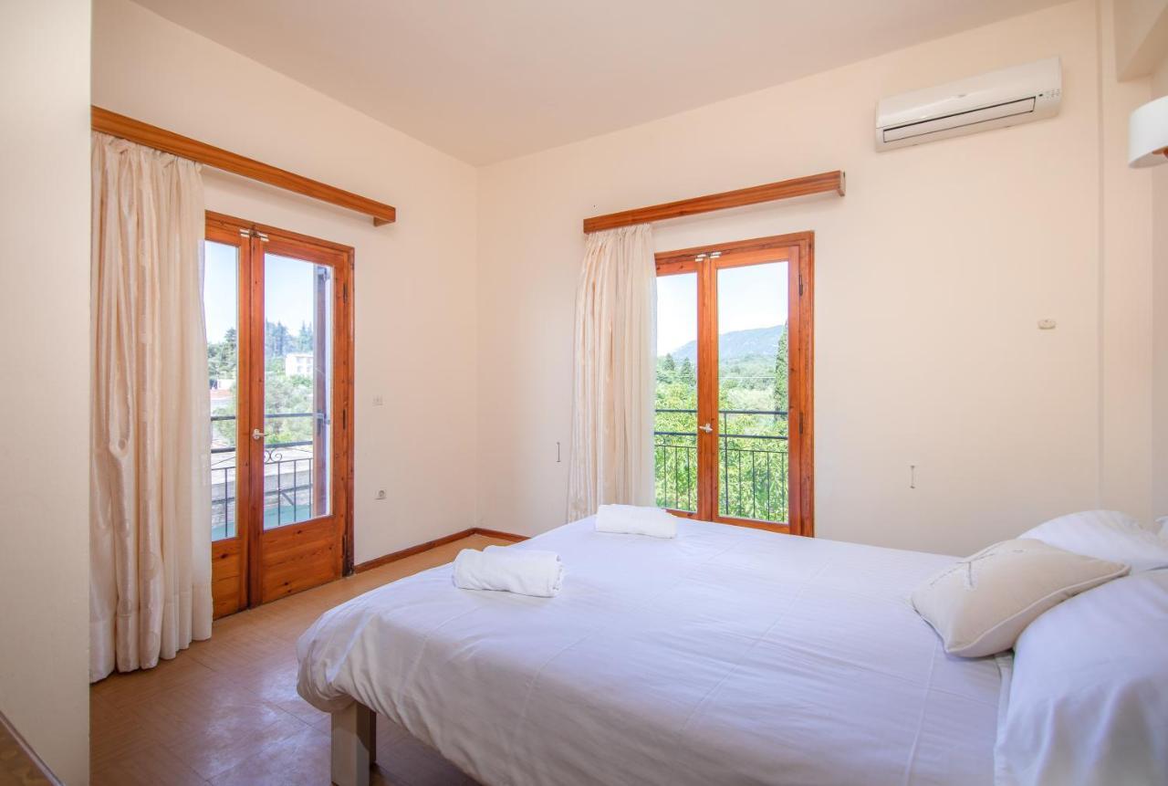Christina Mare Apartment อิปโซส ภายนอก รูปภาพ